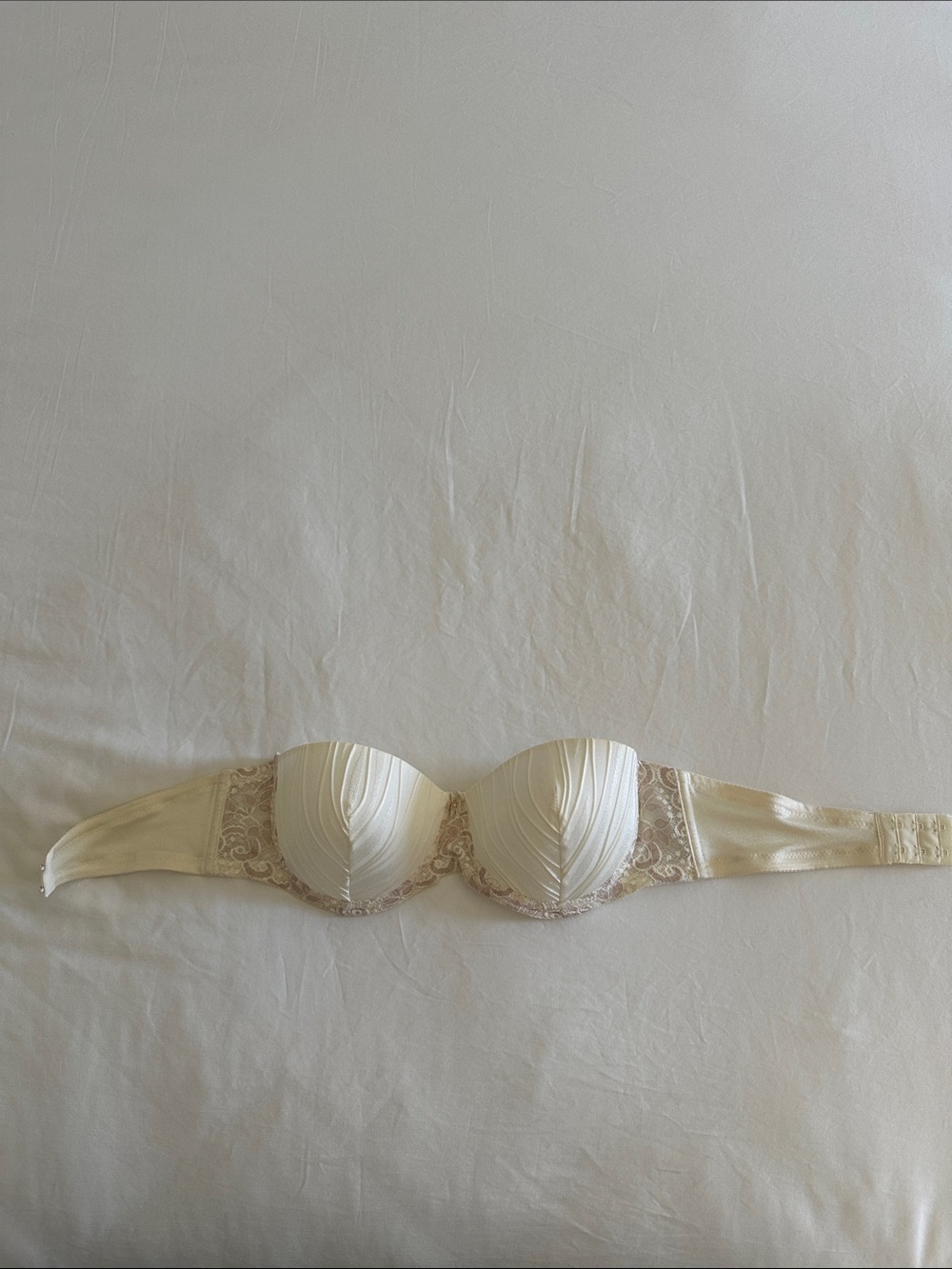 Strapless Padded Lace-Trim Bandeau Bra - Cream